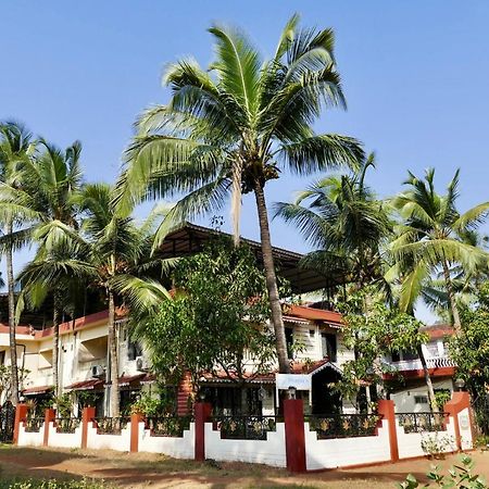 Shanu'S Seaside Inn - A Guesthouse, 100 Metres To Candolim Beach Extérieur photo