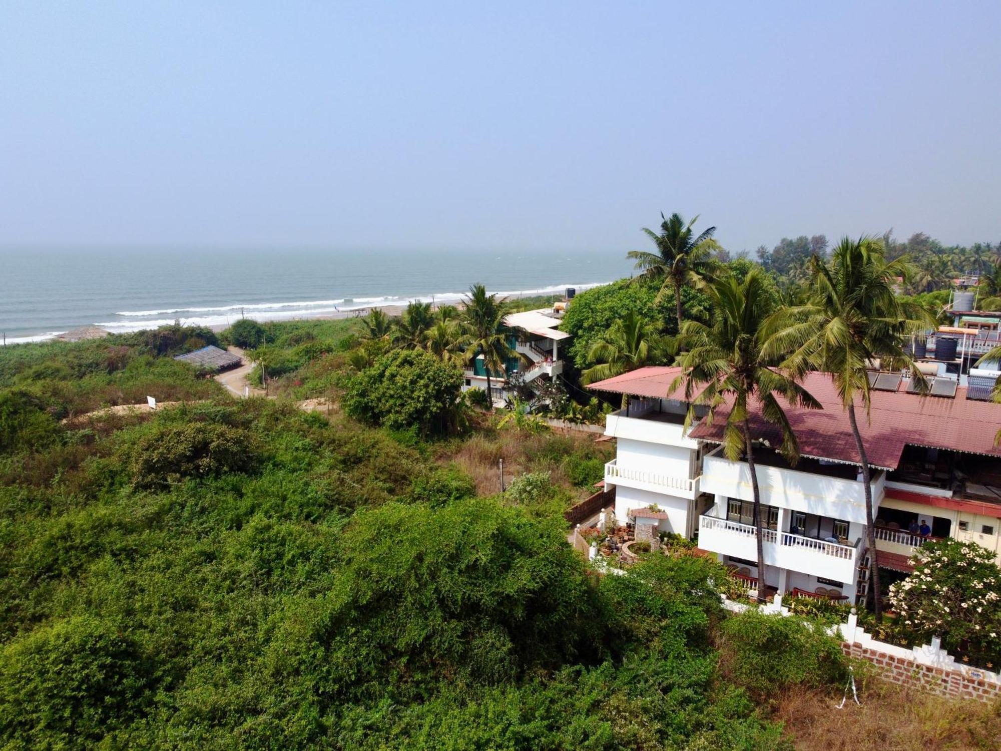 Shanu'S Seaside Inn - A Guesthouse, 100 Metres To Candolim Beach Extérieur photo